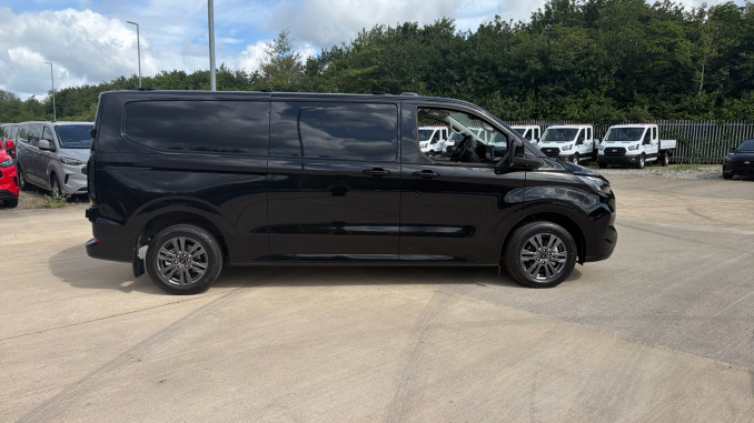 Ford Transit Custom 320 L2 Diesel Fwd 2.0 EcoBlue 136ps H1 Van Limited - Image 9